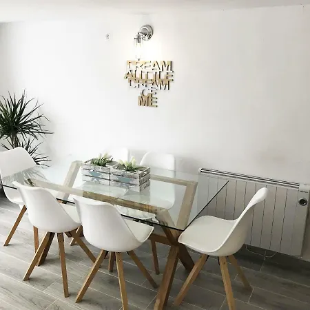 Chalet Isla Grossa Balcones بيت للعطل تورّيفيِخا